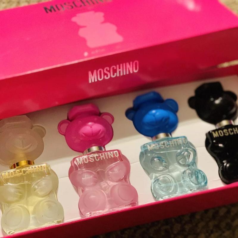 (Valentine's Day Gifts) Moschino Toy Miniatures Women's Pink Perfume Gift Set - 4 x 30ml Bottles