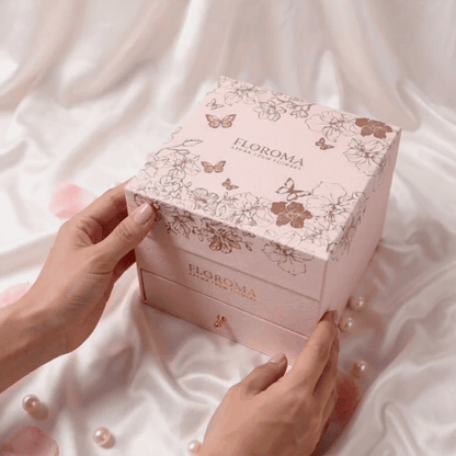 【Perfektes Geschenkset】Blossom-Blumenbox mit zwei Schubladen + 35 ml Parfüm + Nachfüllflakon-Set